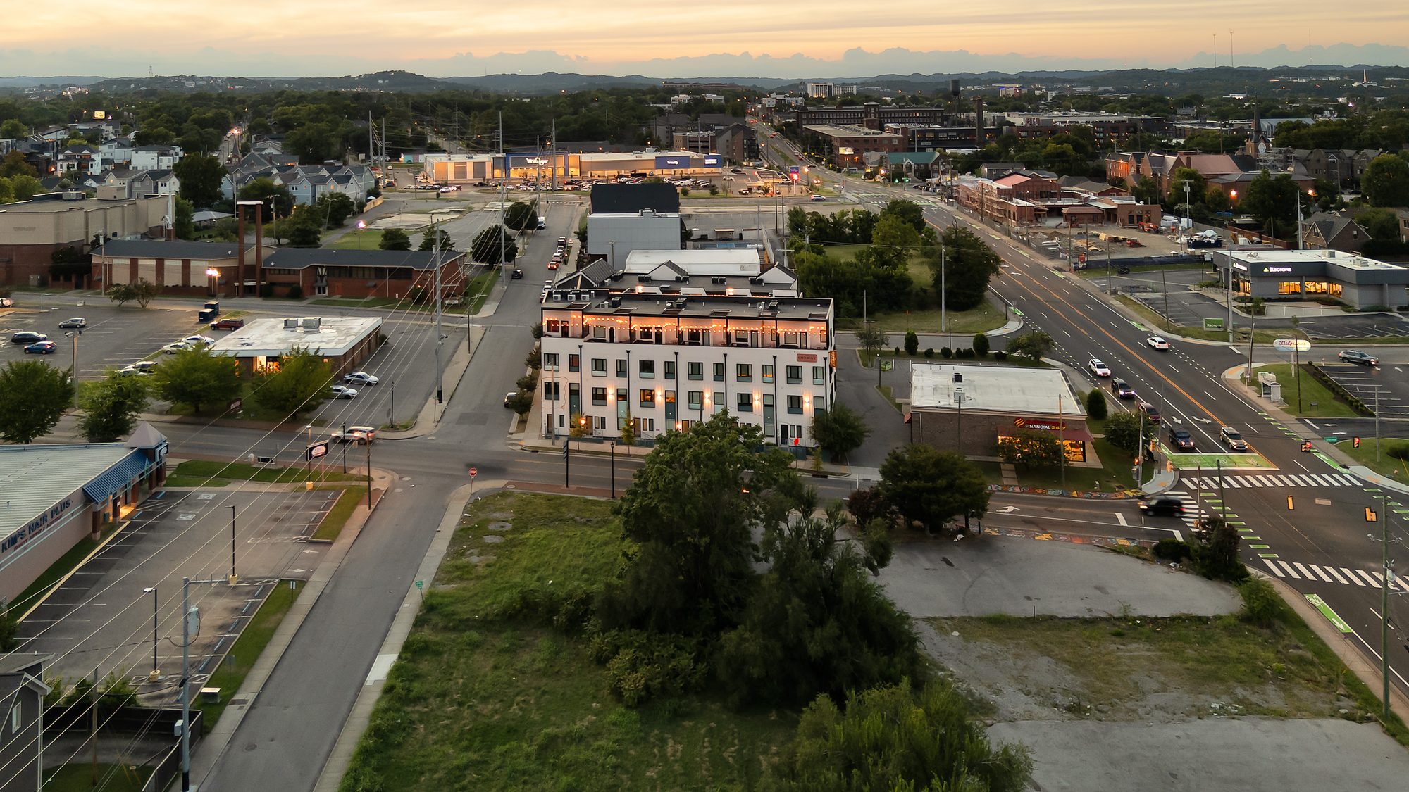 810 Jefferson at dusk