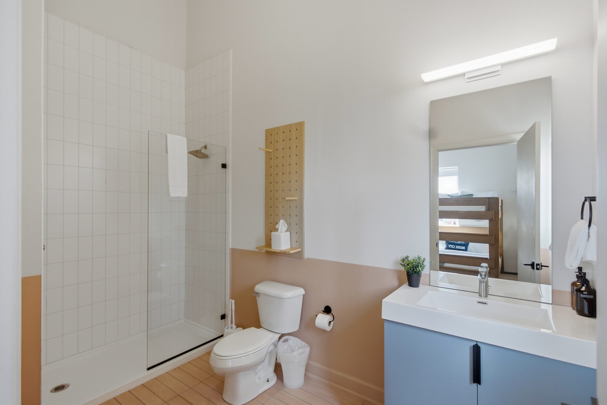 Conway four-bedroom bathroom