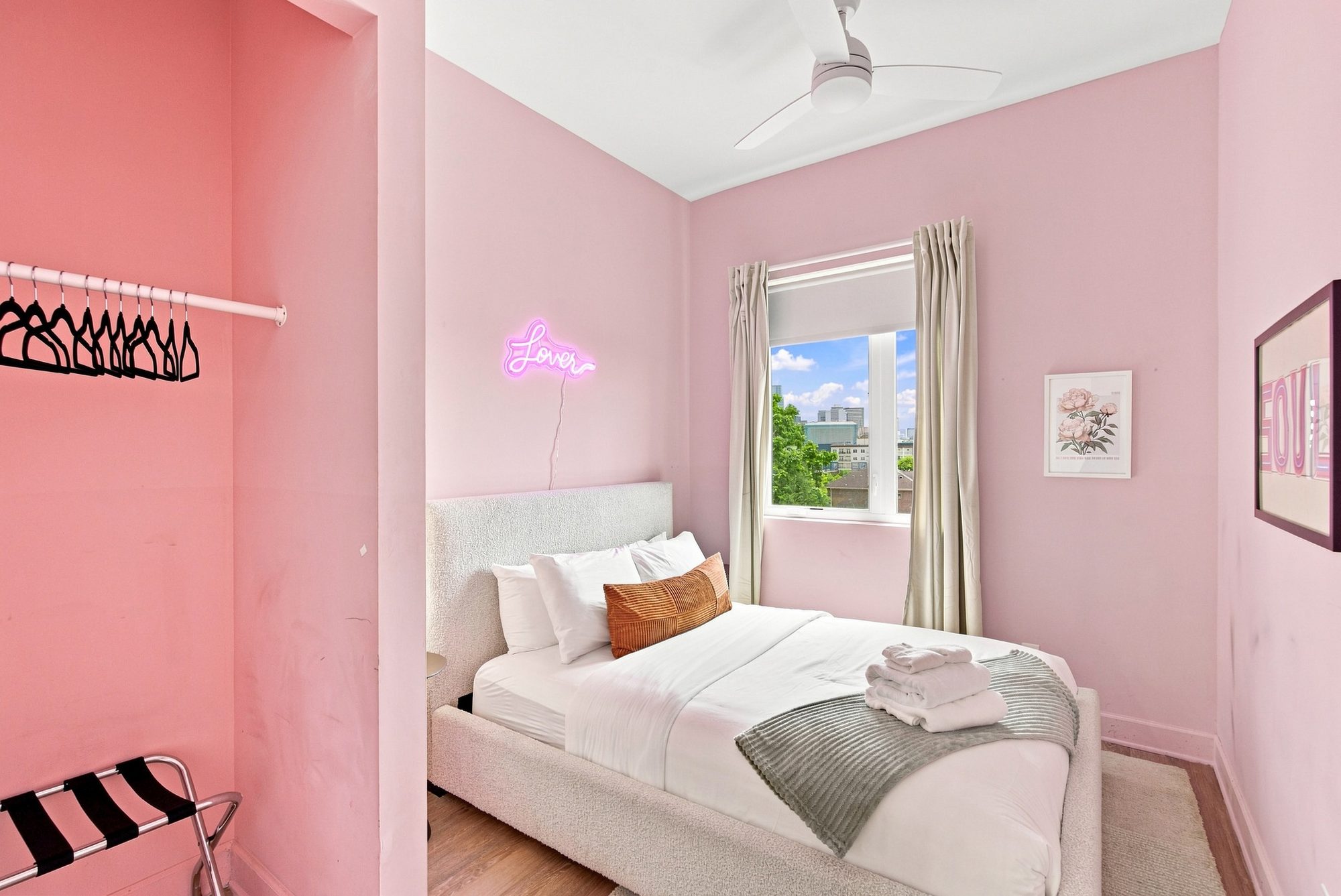 Themed suite bedroom