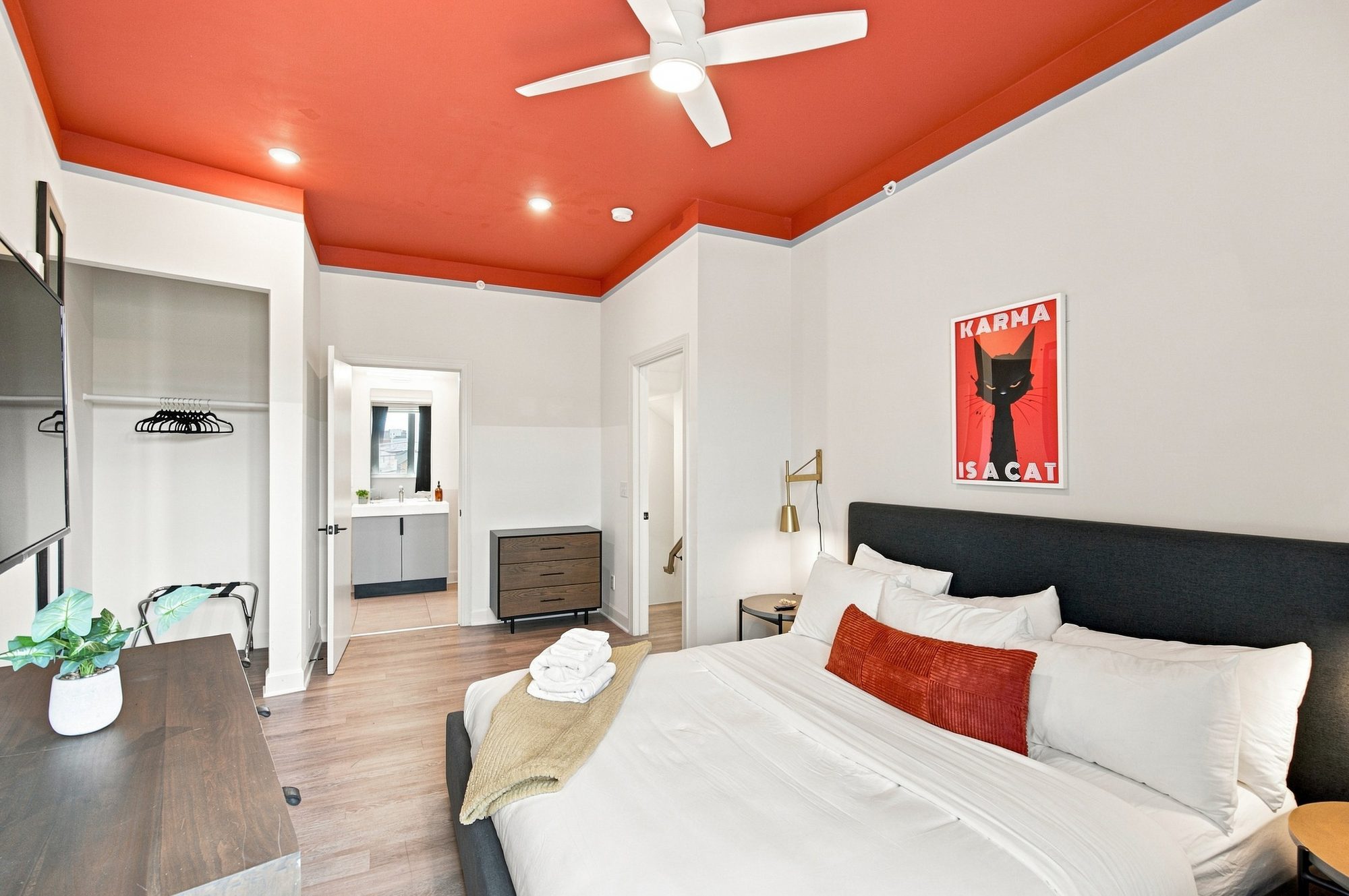 Themed suite bedroom